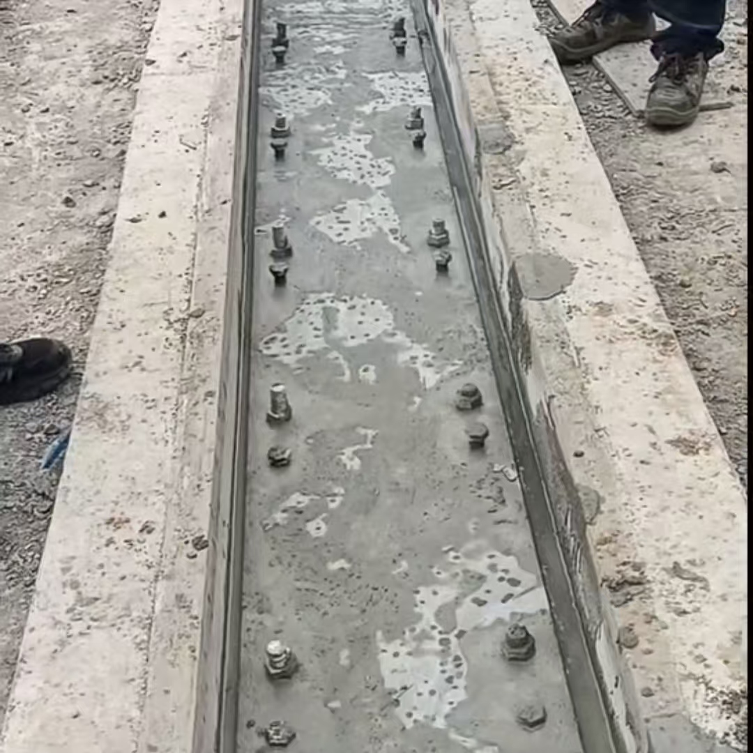 永修港口码头起重机龙门吊重型机械设备稳固用早强快凝轨道胶泥